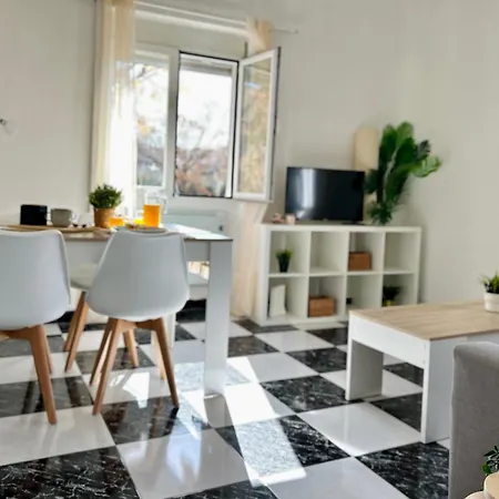 Centrico Junto Al Rio Genil Apartment *